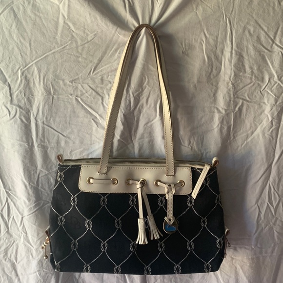 Dooney & Bourke Handbags - Dooney and Brooke purse